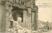 Lacroix sur Meuse - l'Eglise bombardée et incendiée